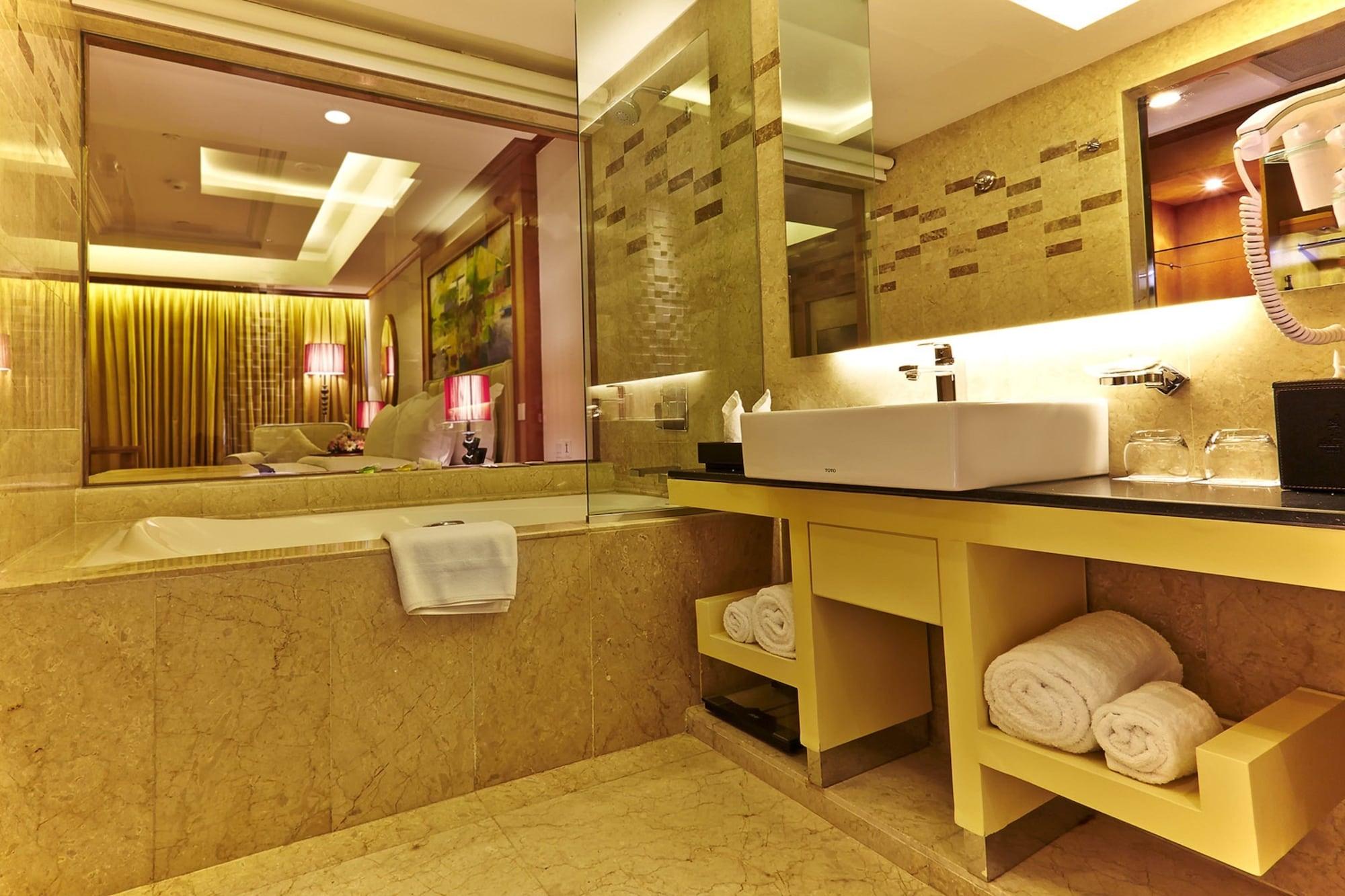 Six Seasons Hotel Dhaka Buitenkant foto