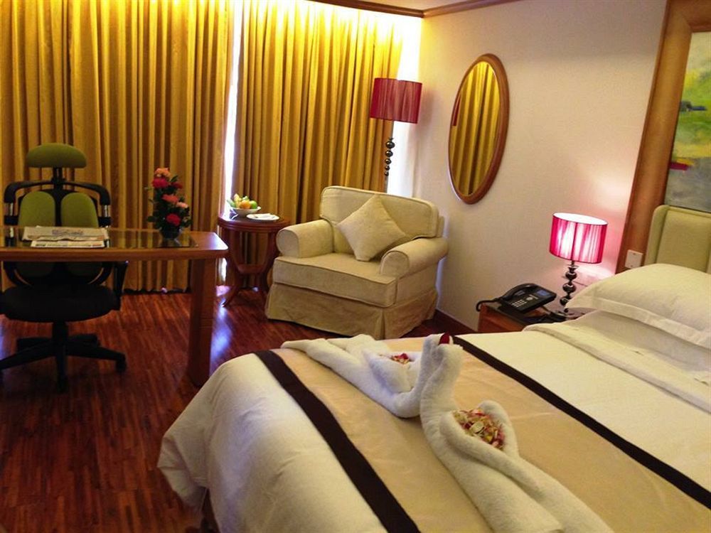Six Seasons Hotel Dhaka Buitenkant foto