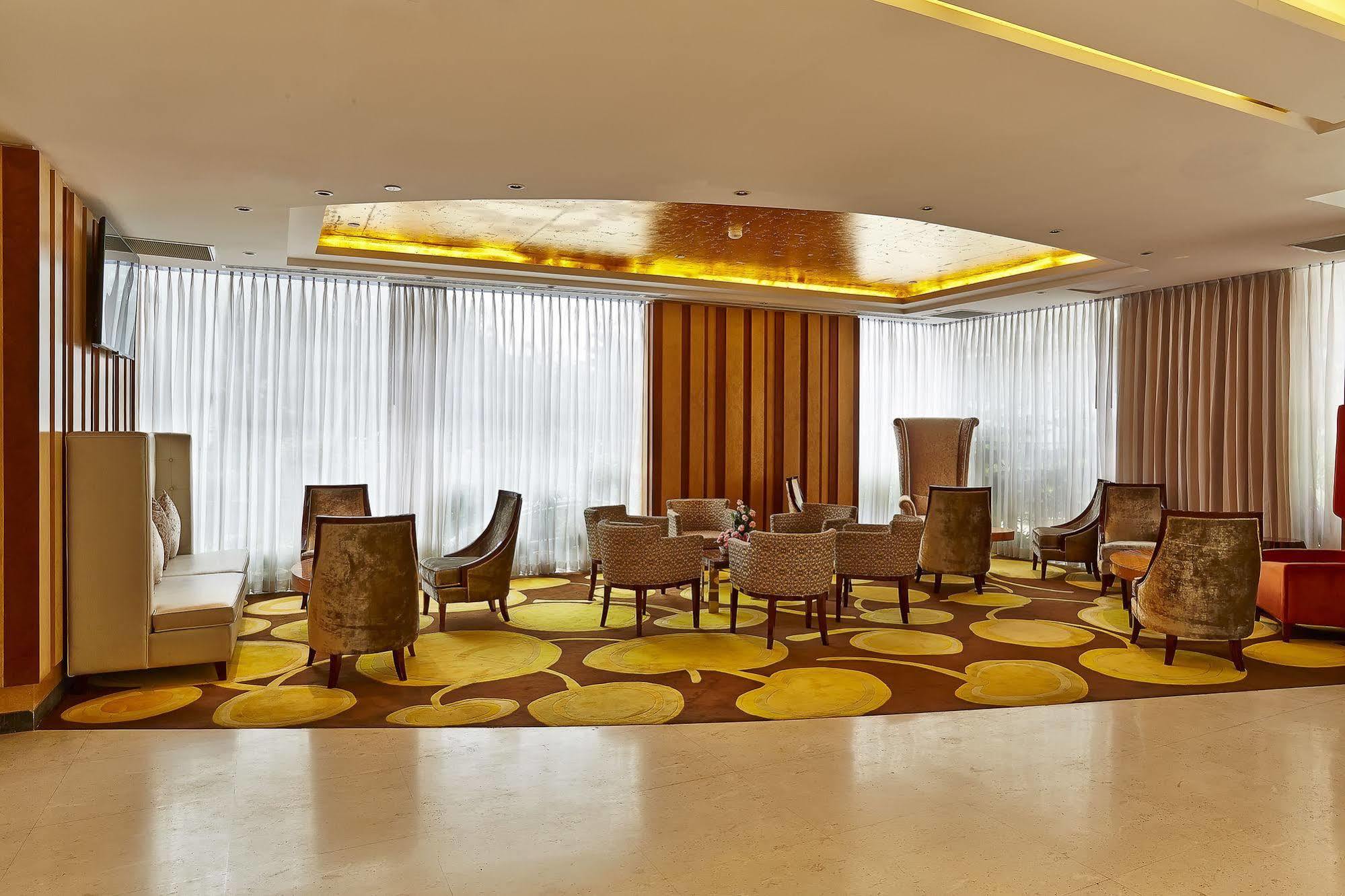 Six Seasons Hotel Dhaka Buitenkant foto