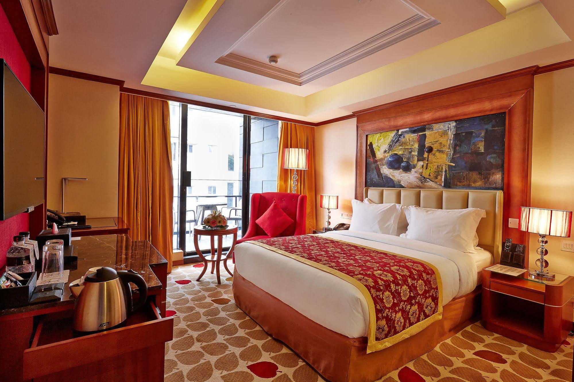 Six Seasons Hotel Dhaka Buitenkant foto