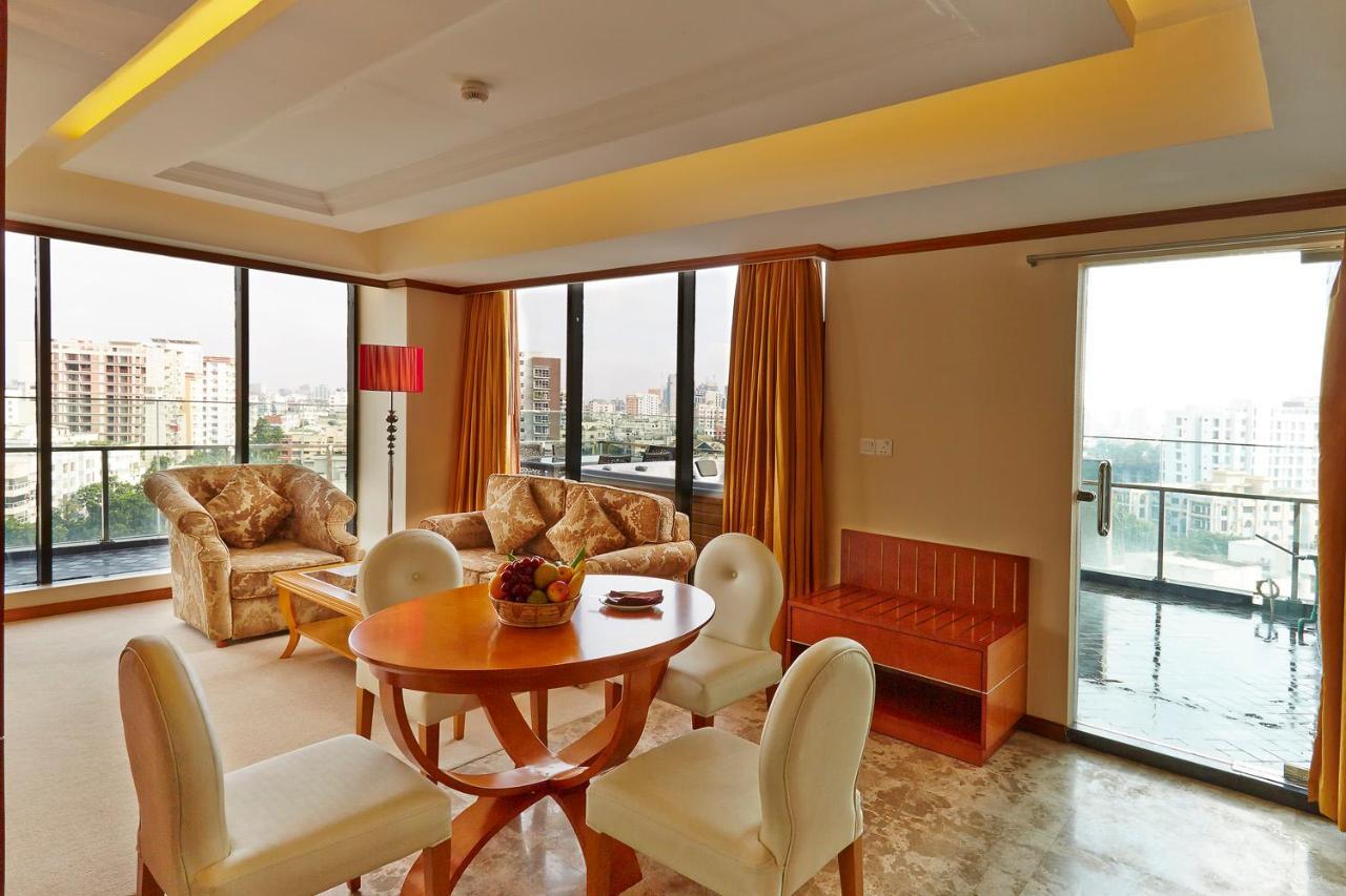 Six Seasons Hotel Dhaka Buitenkant foto
