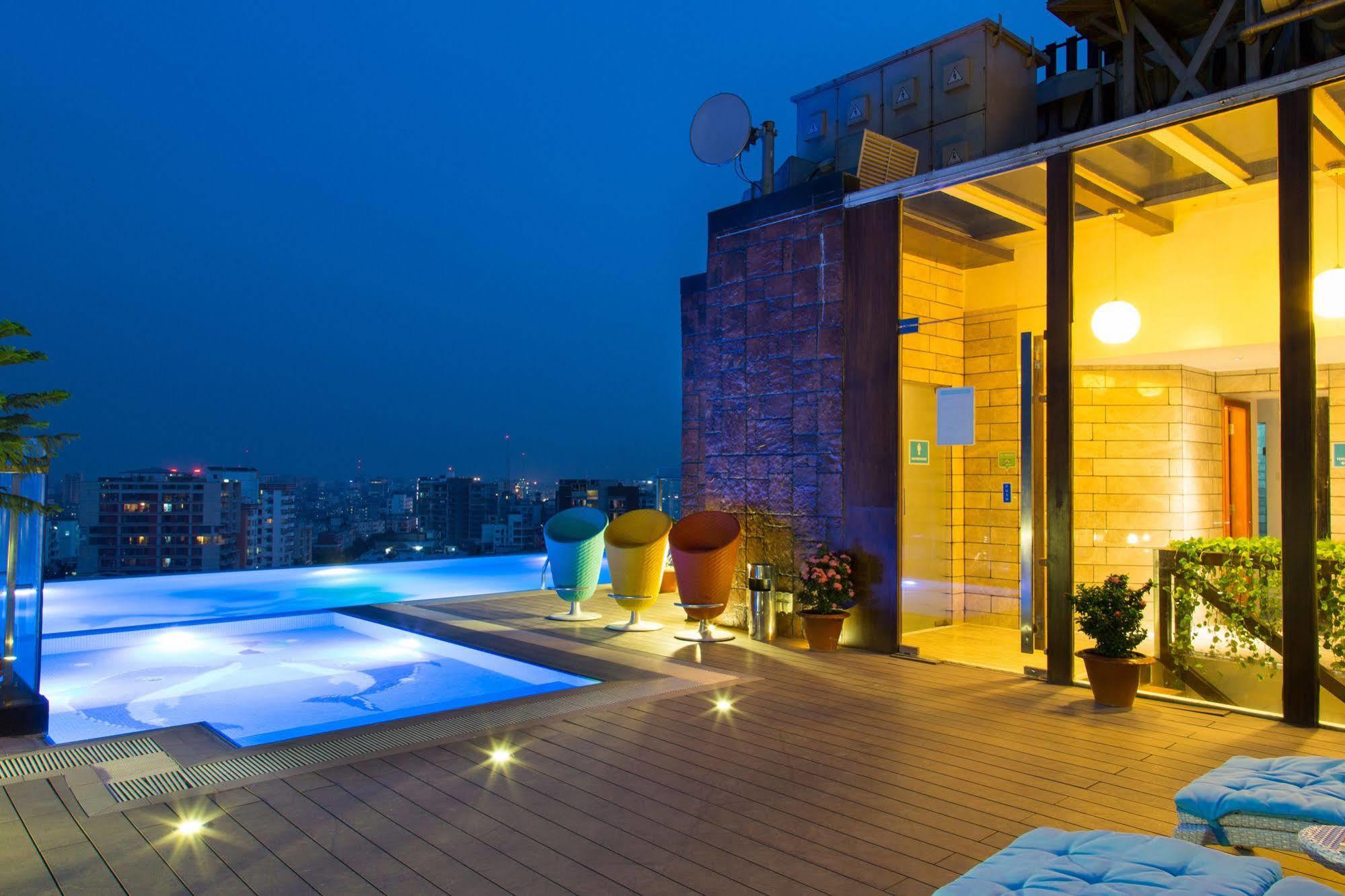 Six Seasons Hotel Dhaka Buitenkant foto
